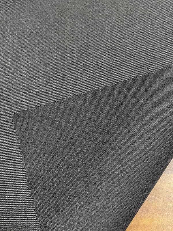 WOOL LIKE WOVEN AH-71723 65%T+32%R+3%WFเรียบและเรียบ สามารถสะท้อนร่องรอยสิ่งทอชั้นดีและแสดงถึงอารมณ์อันสูงส่งของเนื้อผ้า